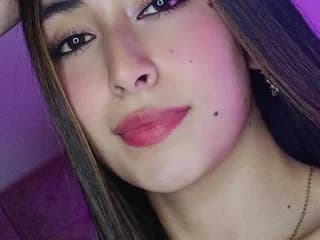 Lia_RoseCol