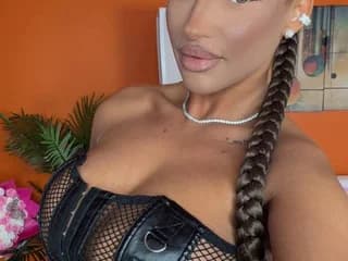Loving_Blondie