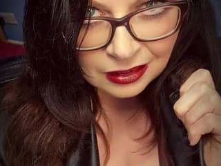 MatureBustyMilf