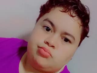 hotlesby_lucy