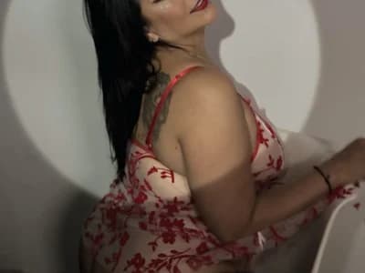selena_yourmilf