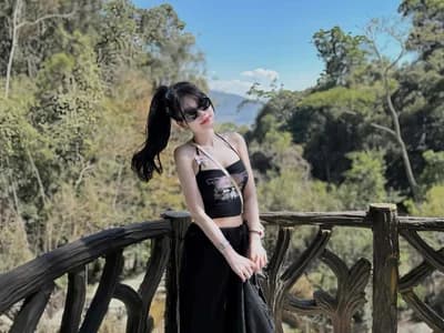 _GirlOffice_