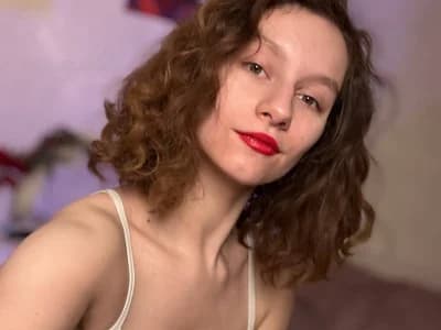 Leya_Curly