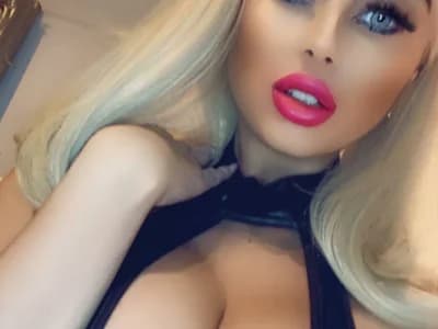 BlondieBarbieBabe