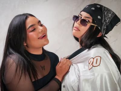 Mia_and_lexy