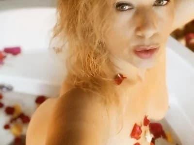 sofiacurvy_45