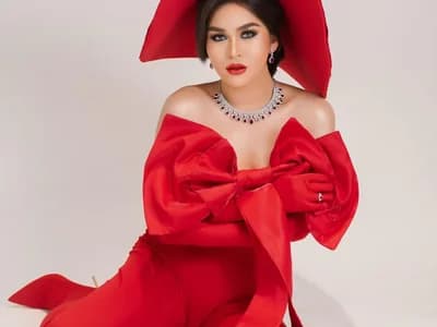 TheQueenNextDoor