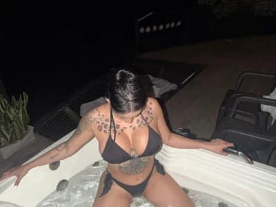 HotAlana_